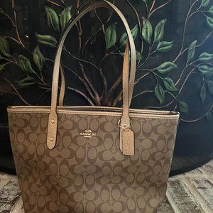 Coach Signature Tote Bag and Wallet